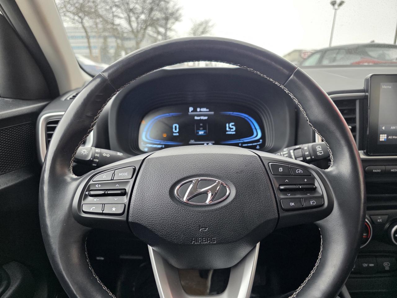 2023 Hyundai Venue Preferred | Apple Car Play | Android Auto | Heated Seats | Photo