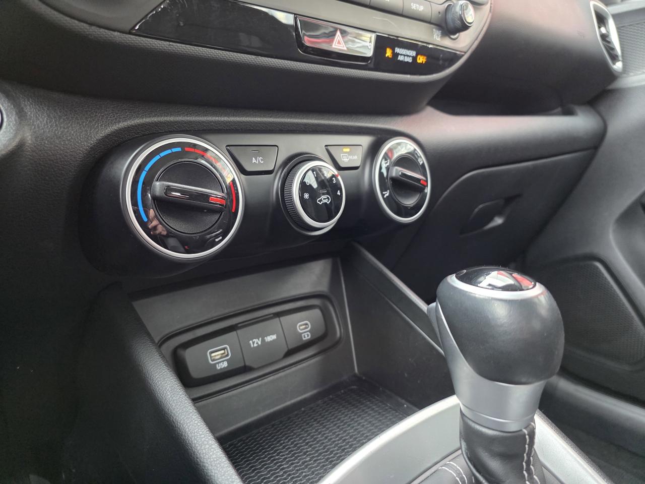 2023 Hyundai Venue Preferred | Apple Car Play | Android Auto | Heated Seats | Photo