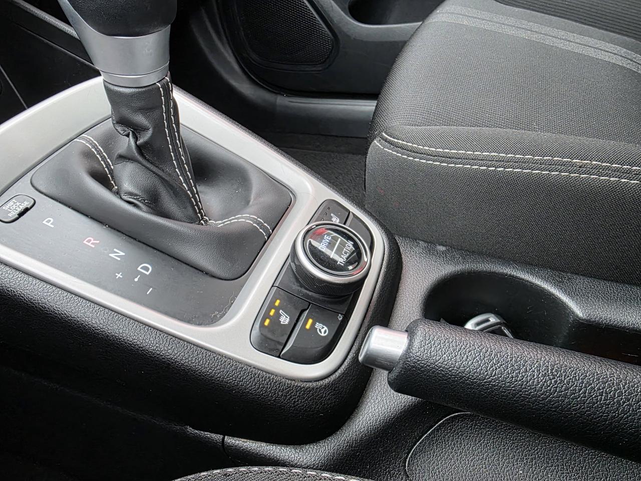 2023 Hyundai Venue Preferred | Apple Car Play | Android Auto | Heated Seats | Photo