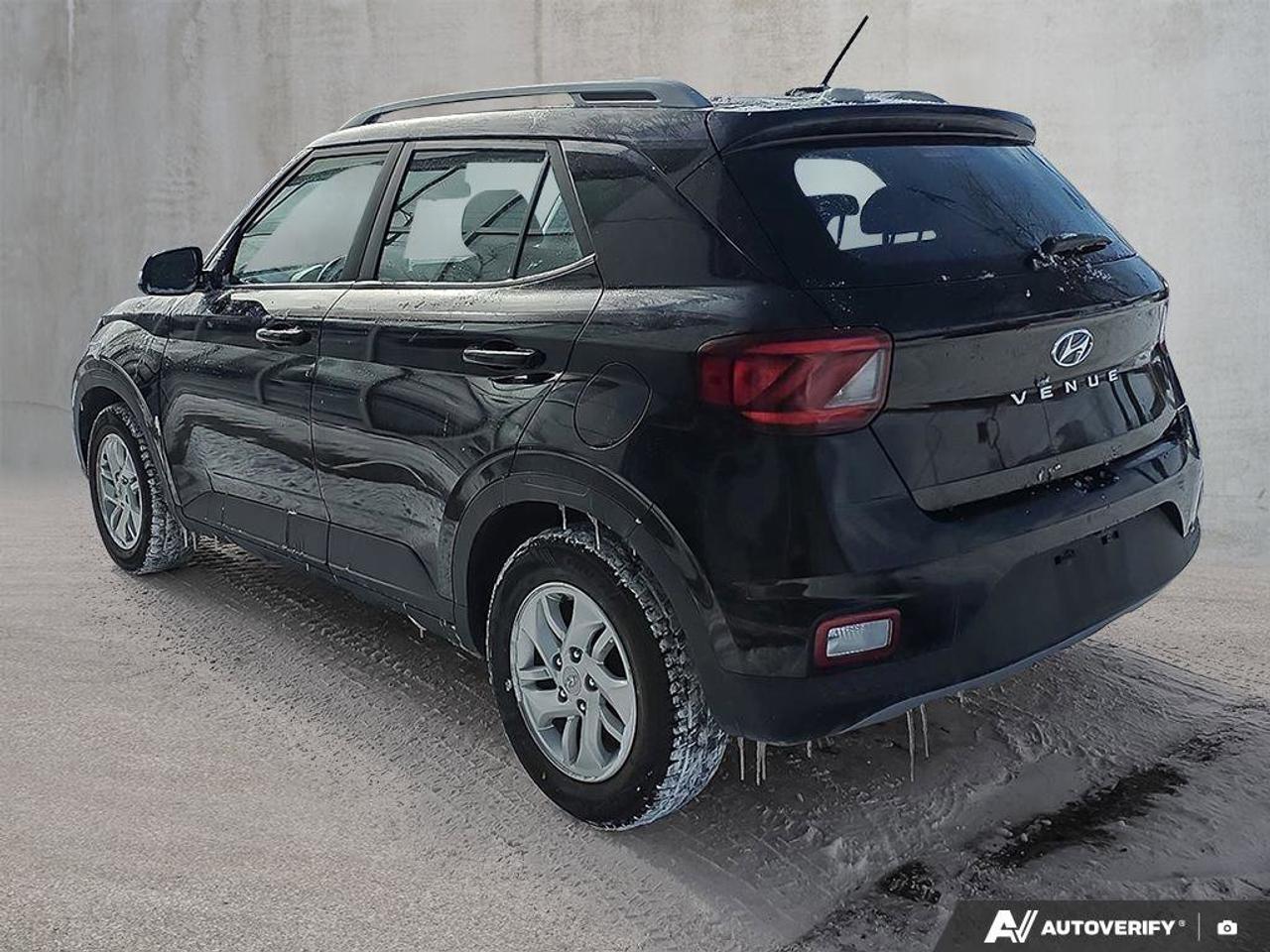 2023 Hyundai Venue Preferred | Apple Car Play | Android Auto | Heated Seats | Photo