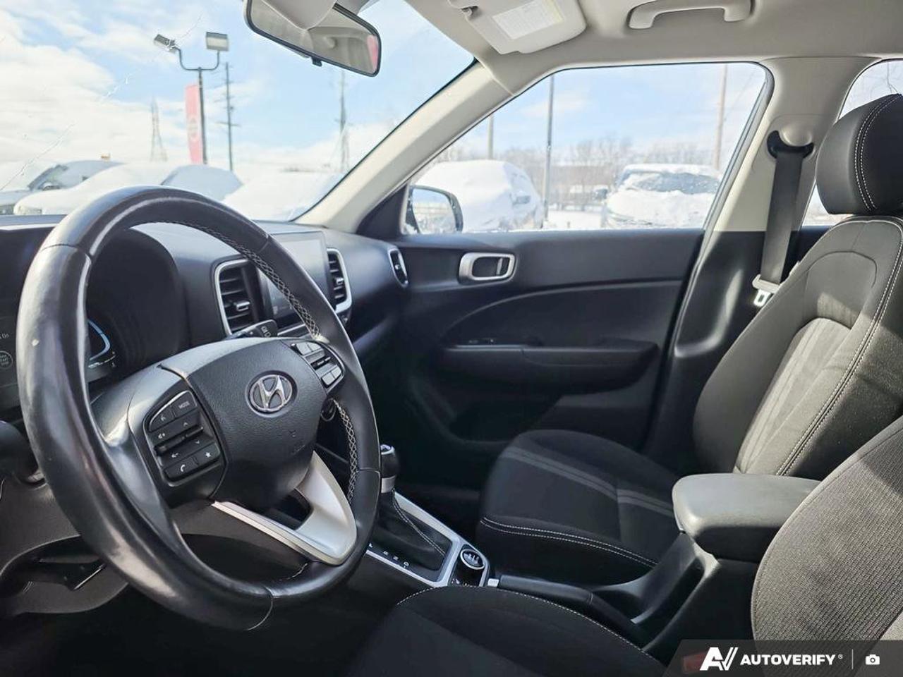 2023 Hyundai Venue Preferred | Apple Car Play | Android Auto | Heated Seats | Photo