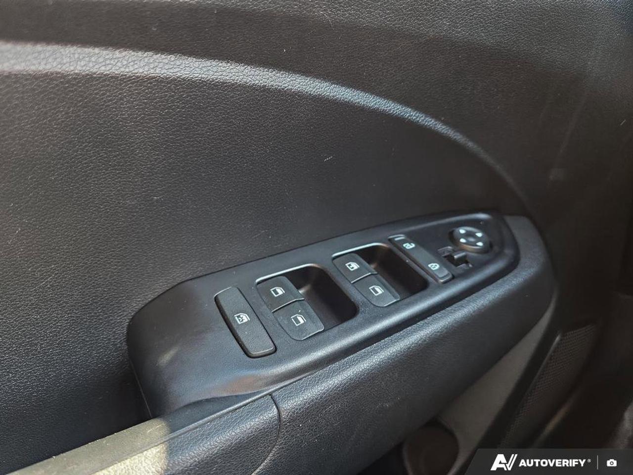 2023 Hyundai Venue Preferred | Apple Car Play | Android Auto | Heated Seats | Photo