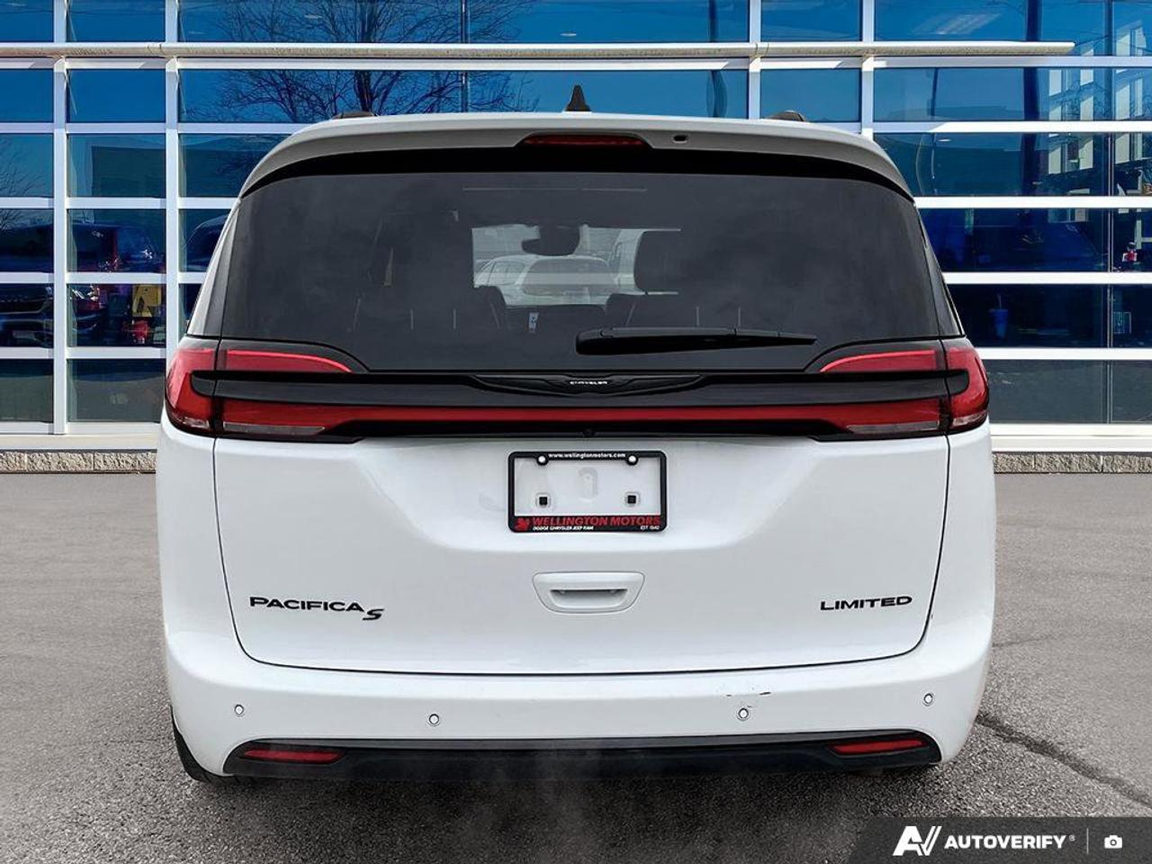2025 Chrysler Pacifica Limited | Navigation | Sunroof | Leather | Heated Seats | Heated Mirrors | Heated Steering Wheel | Photo