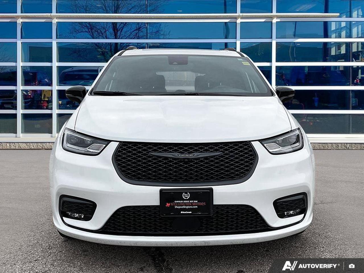 2025 Chrysler Pacifica Limited | Navigation | Sunroof | Leather | Heated Seats | Heated Mirrors | Heated Steering Wheel | Photo