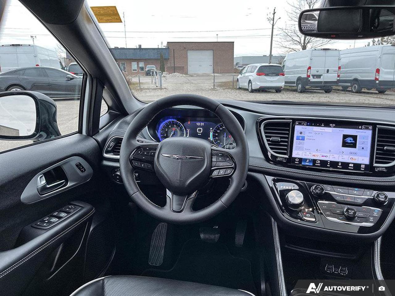 2025 Chrysler Pacifica Limited | Navigation | Sunroof | Leather | Heated Seats | Heated Mirrors | Heated Steering Wheel | Photo