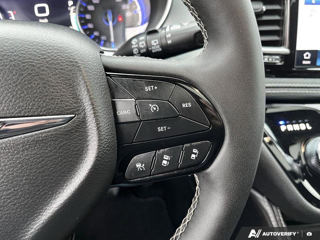 2025 Chrysler Pacifica Limited | Navigation | Sunroof | Leather | Heated Seats | Heated Mirrors | Heated Steering Wheel | Photo