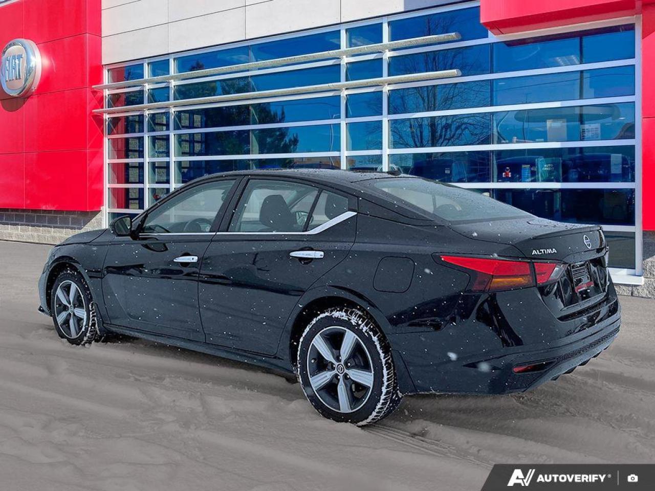 2022 Nissan Altima 2.5 SE AWD | Heated Seats | Remote Start | Reverse Cam | Carplay | Power Seat | New Tires & Brakes | Photo