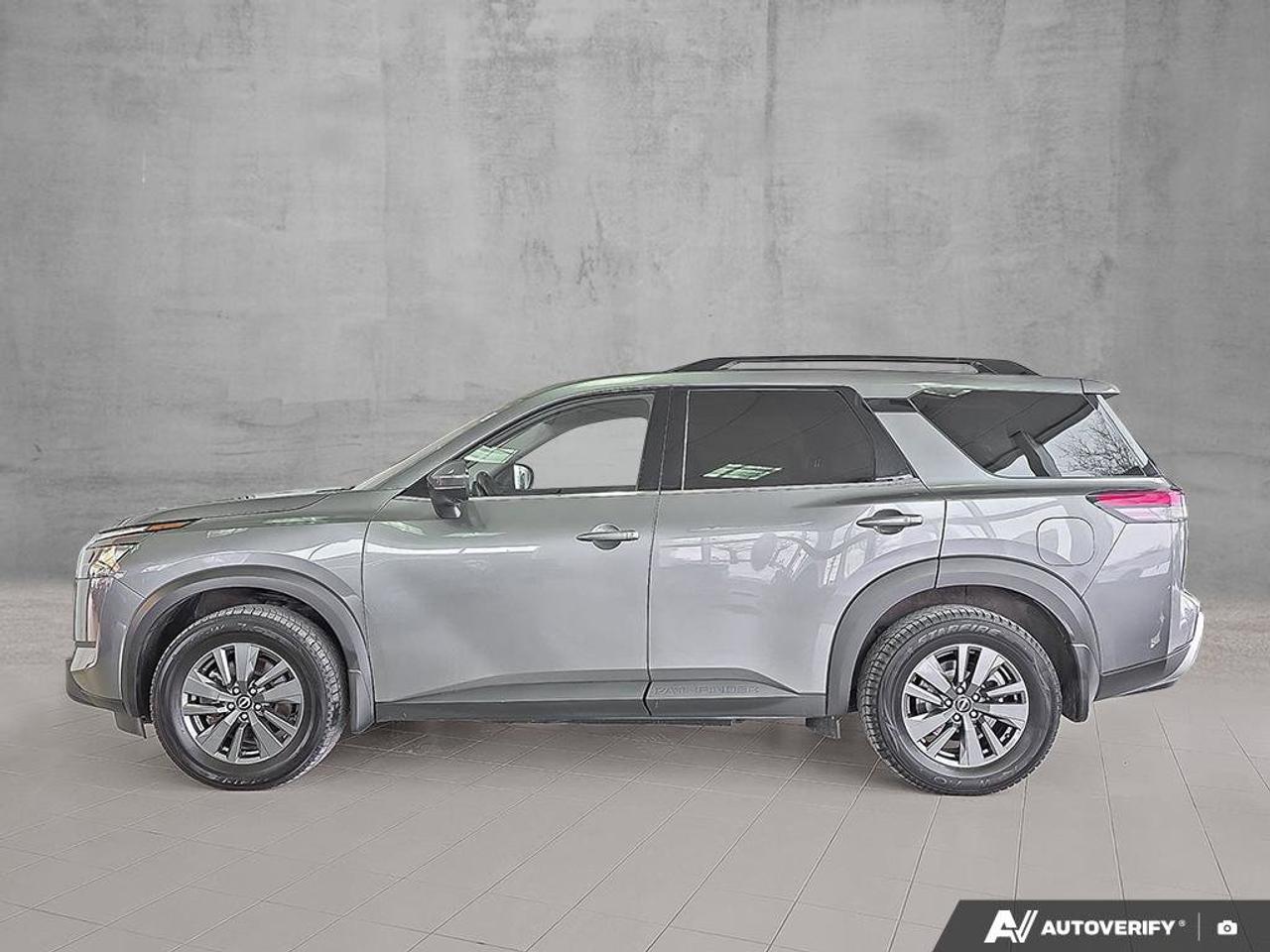 2024 Nissan Pathfinder SV Photo2