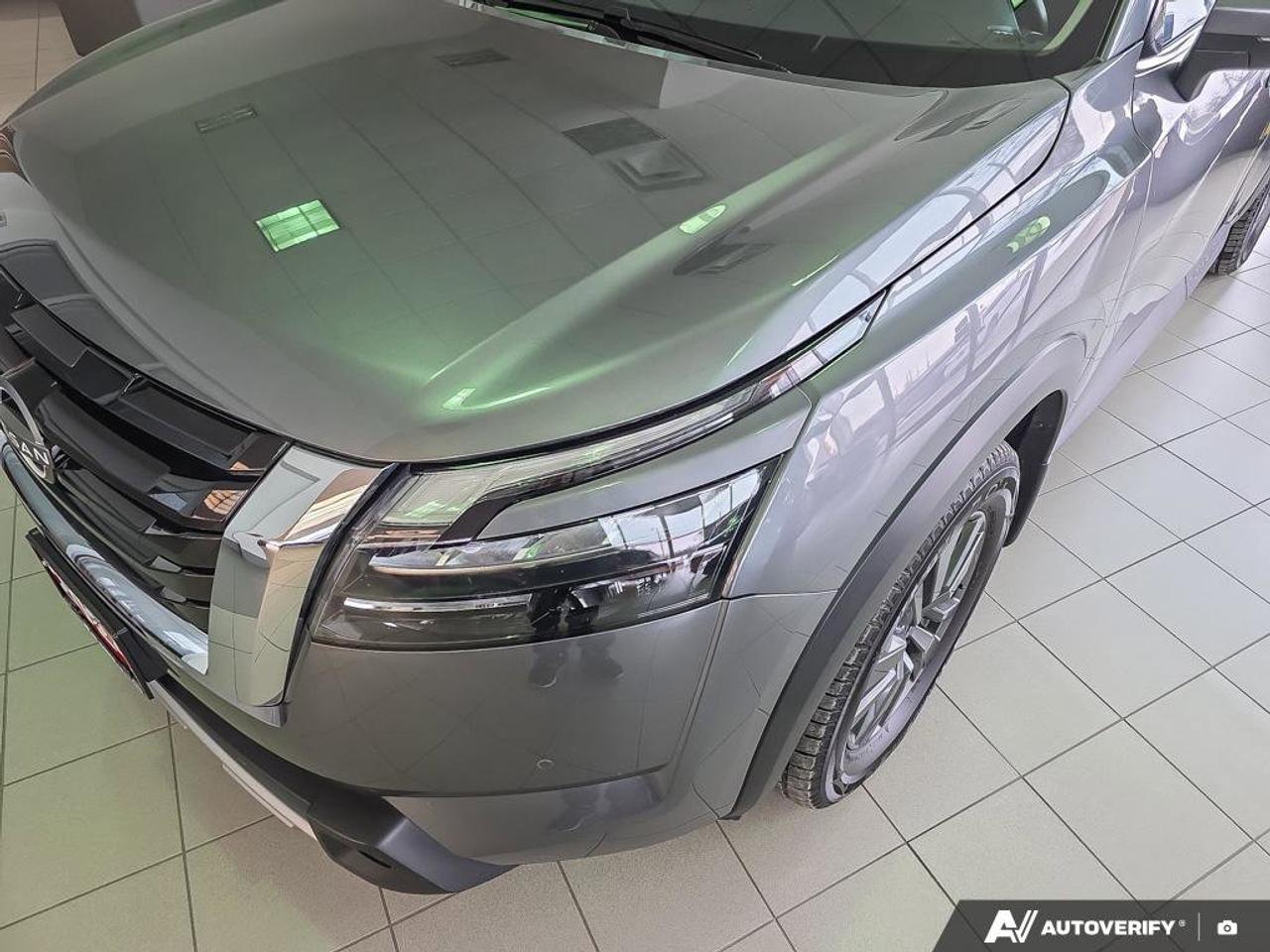 2024 Nissan Pathfinder SV Photo
