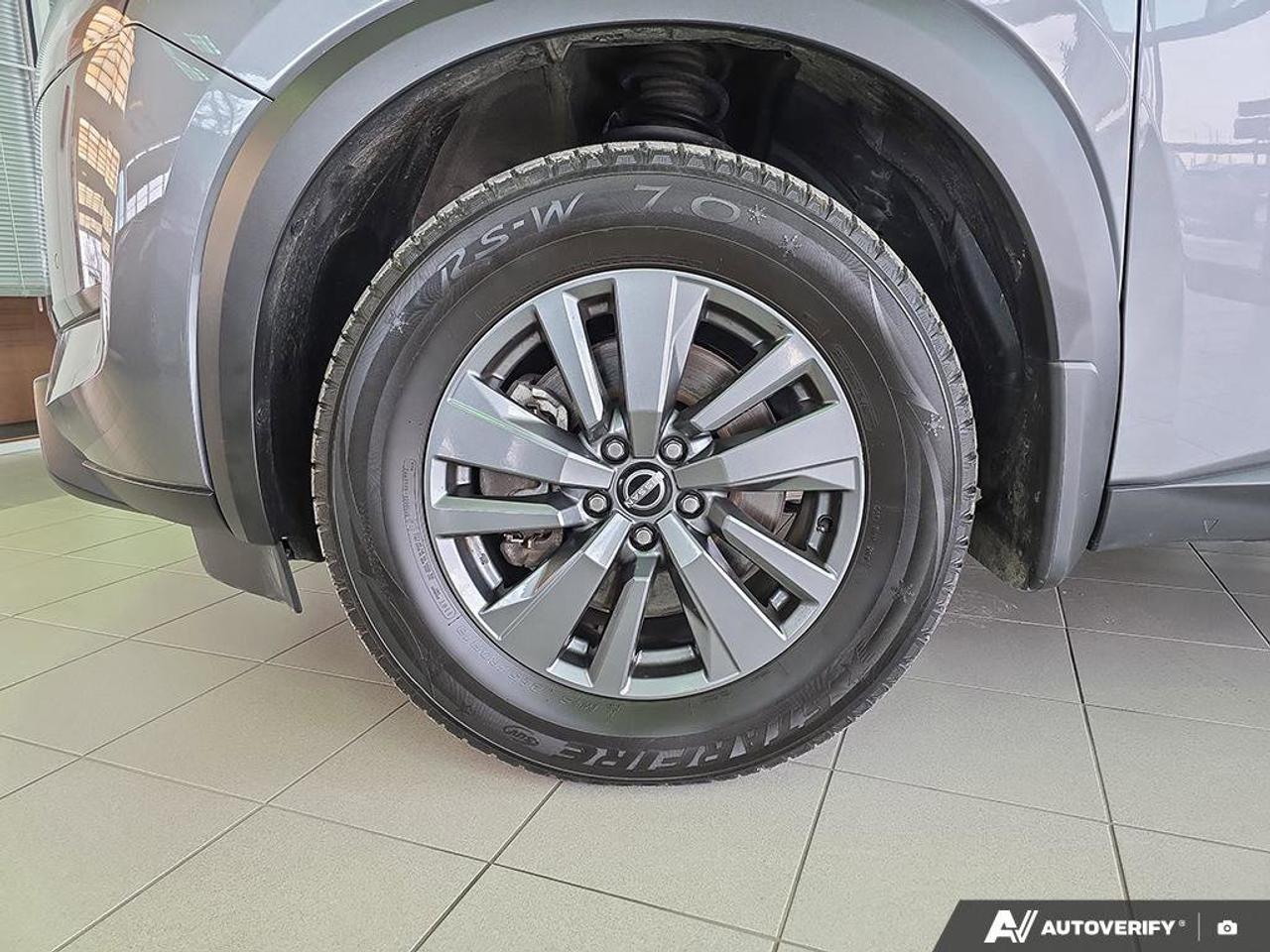 2024 Nissan Pathfinder SV Photo