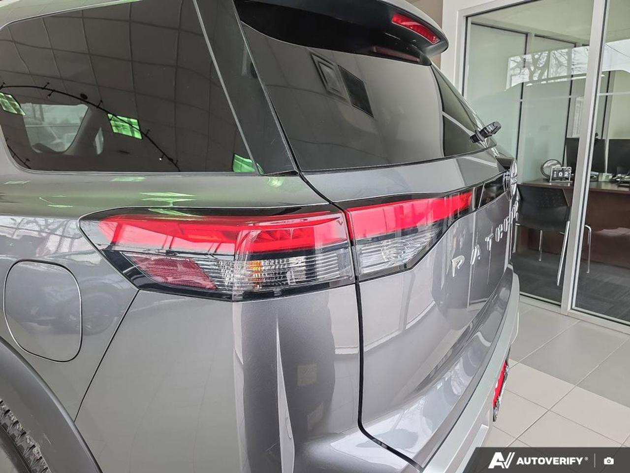 2024 Nissan Pathfinder SV Photo