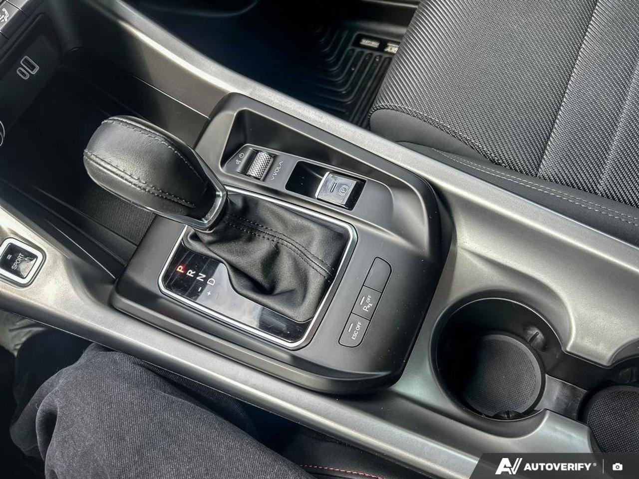 2024 Dodge Hornet R/T | Remote Start | Heated Steering Wheel | Apple CarPlay | Android Auto | Heated Seats | Photo