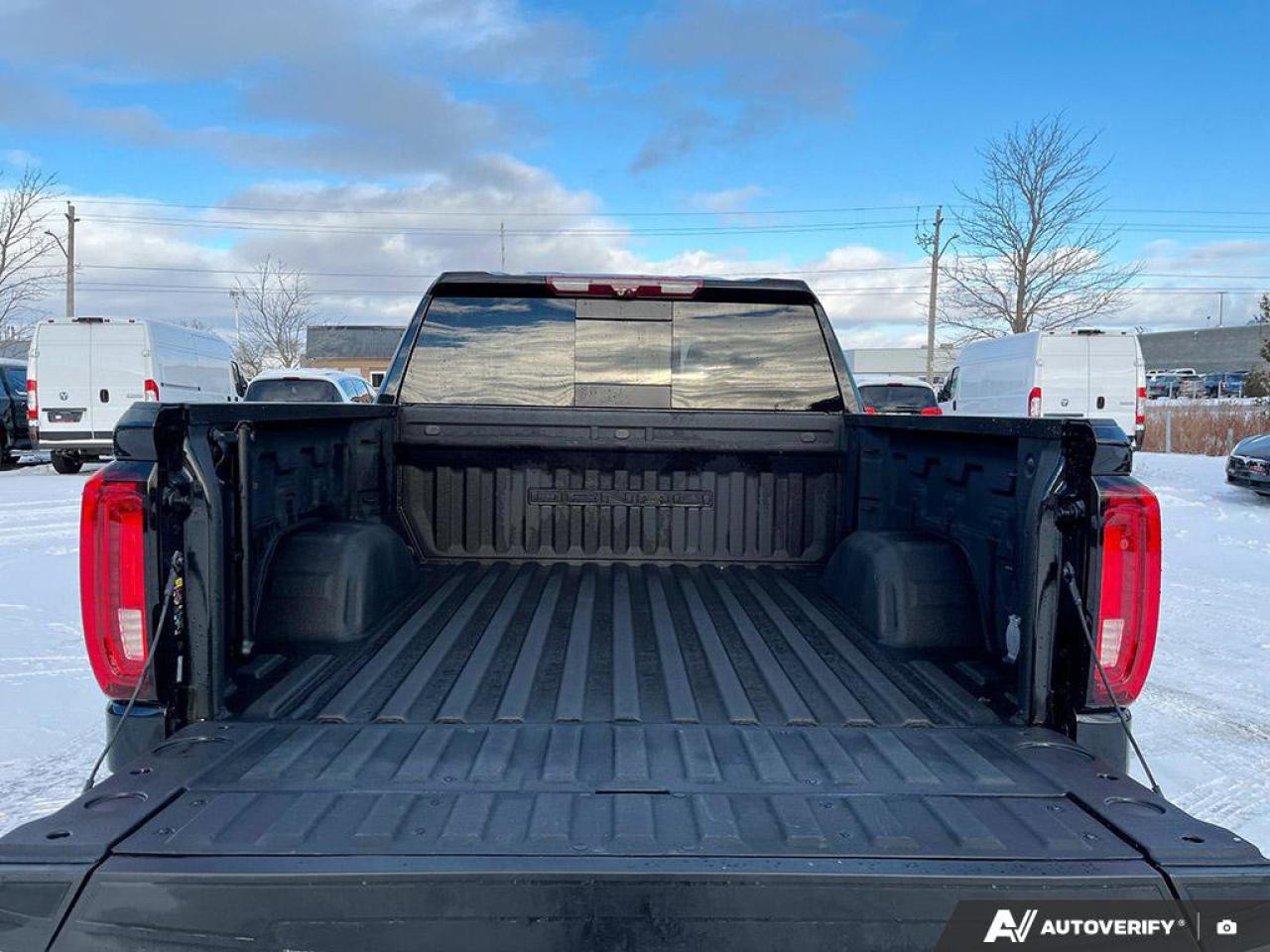 2022 GMC Sierra 1500 Denali | 22 Chromes | Tech Pkg | HUD | Adaptive Cruise | Bose | 360 Camera | New Tires | Photo