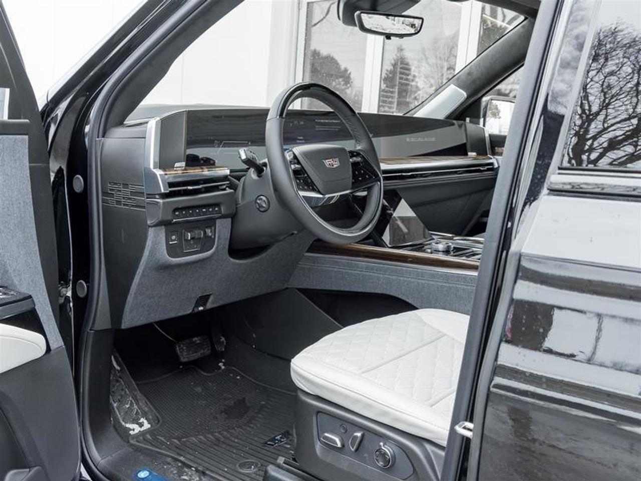 2026 Cadillac Escalade ESV Platinum Sport Photo