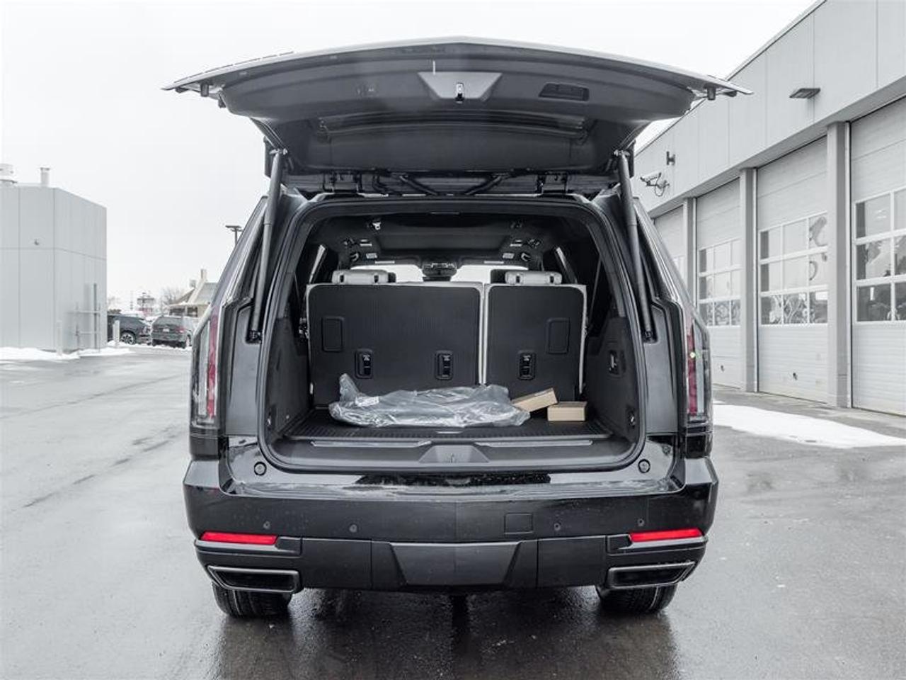 2026 Cadillac Escalade ESV Platinum Sport Photo