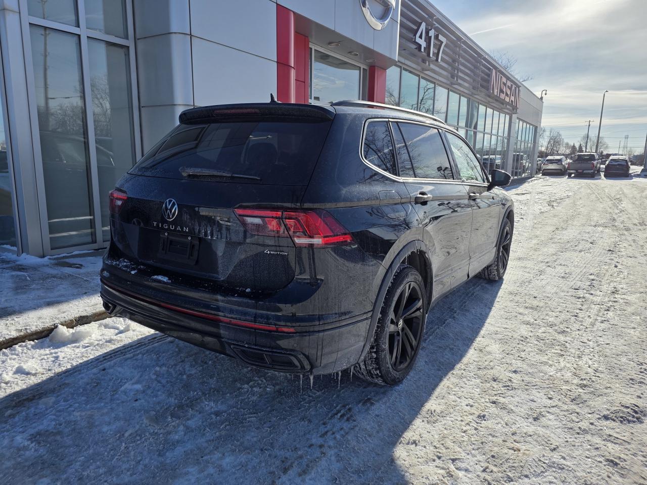 2024 Volkswagen Tiguan Comfortline R-Line Black Edition Photo