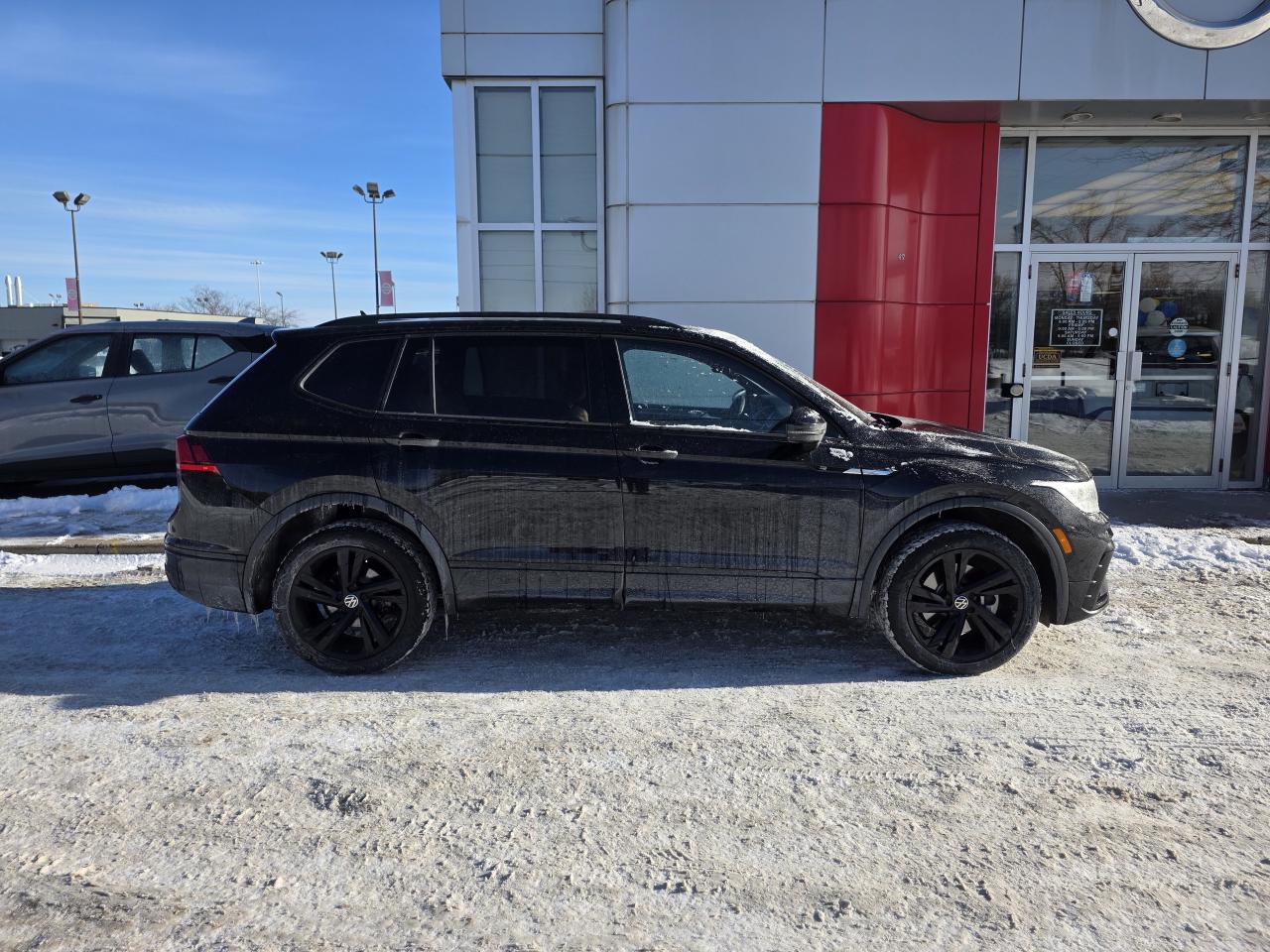 2024 Volkswagen Tiguan Comfortline R-Line Black Edition Photo