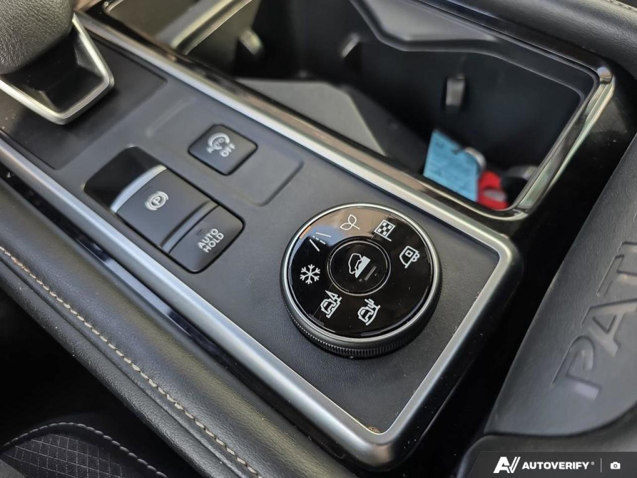 2024 Nissan Pathfinder SV AWD | 8 Seats | 3rd Row | Apple Car Play | Photo