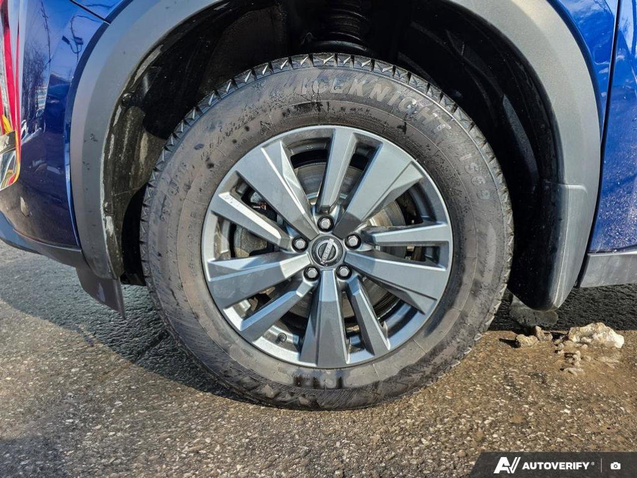 2024 Nissan Pathfinder SV AWD | 8 Seats | 3rd Row | Apple Car Play | Photo