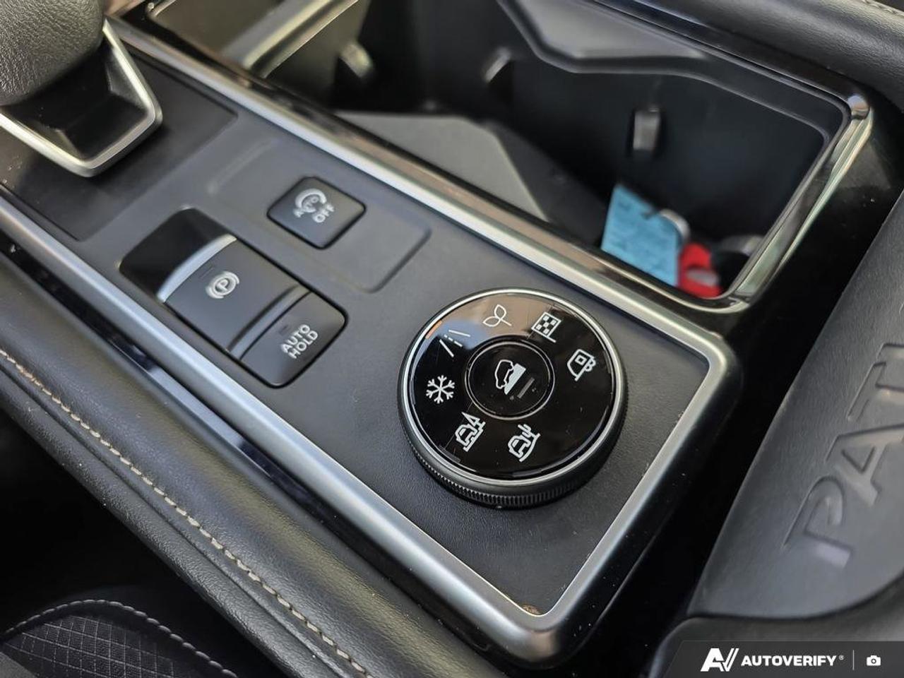 2024 Nissan Pathfinder SV AWD | 8 Seats | 3rd Row | Apple Car Play | Photo