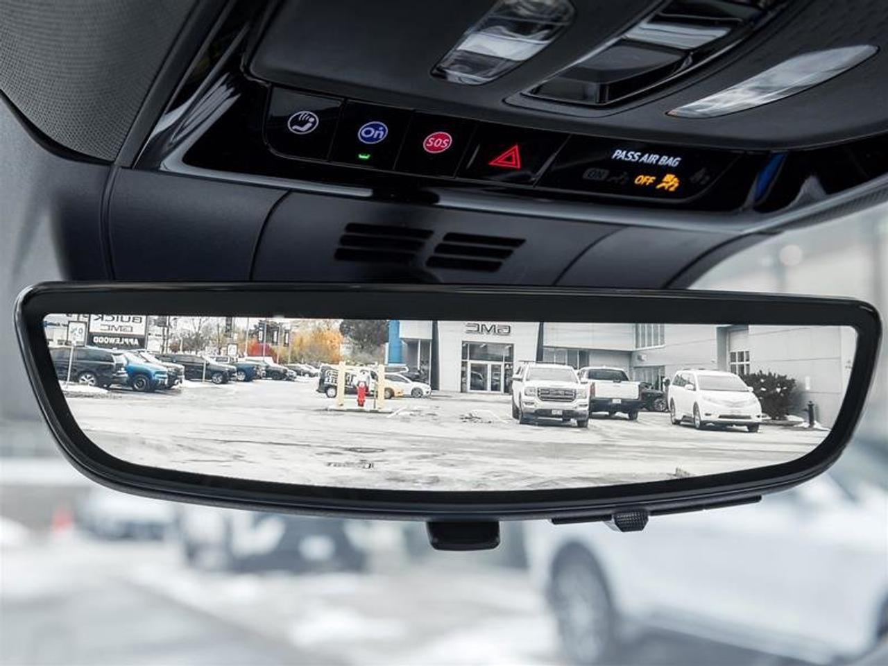 2026 Cadillac OPTIQ Luxury Photo