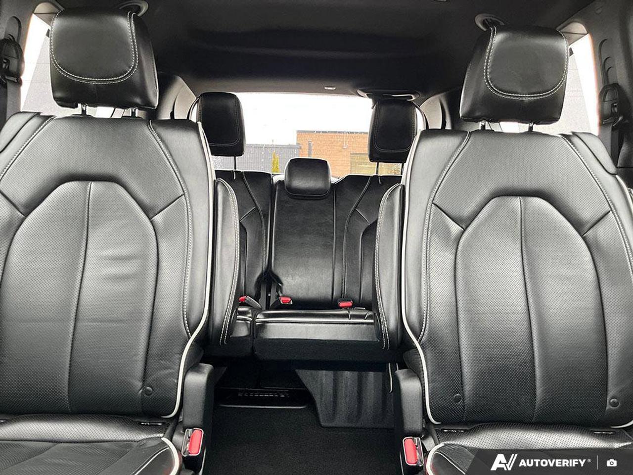 2025 Chrysler Pacifica Limited | Navigation | Sunroof | Leather | Heated Seats | Heated Mirrors | Heated Steering Wheel | Photo