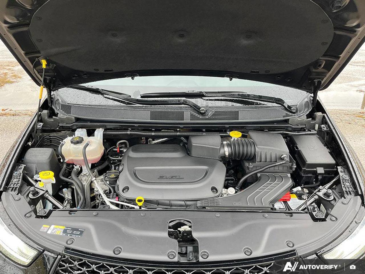 2025 Chrysler Pacifica Limited | Navigation | Sunroof | Leather | Heated Seats | Heated Mirrors | Heated Steering Wheel | Photo