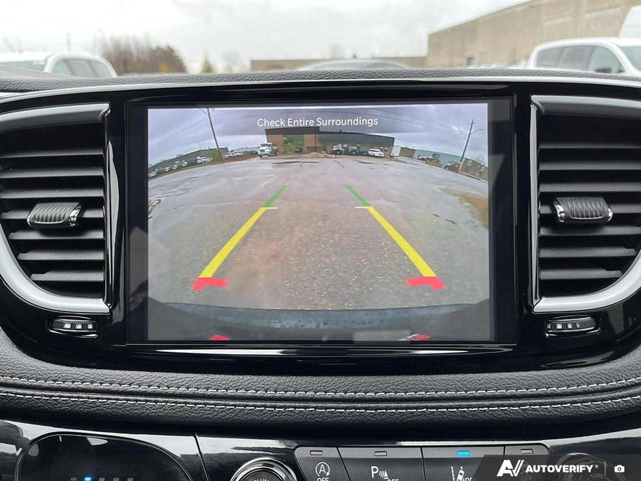 2025 Chrysler Pacifica Limited | Navigation | Sunroof | Leather | Heated Seats | Heated Mirrors | Heated Steering Wheel | Photo