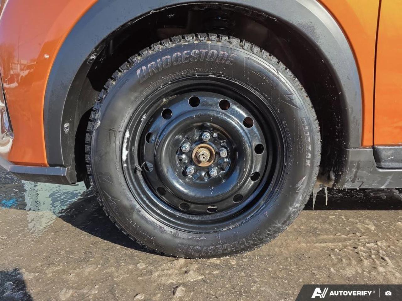 2024 Nissan Kicks SR Photo