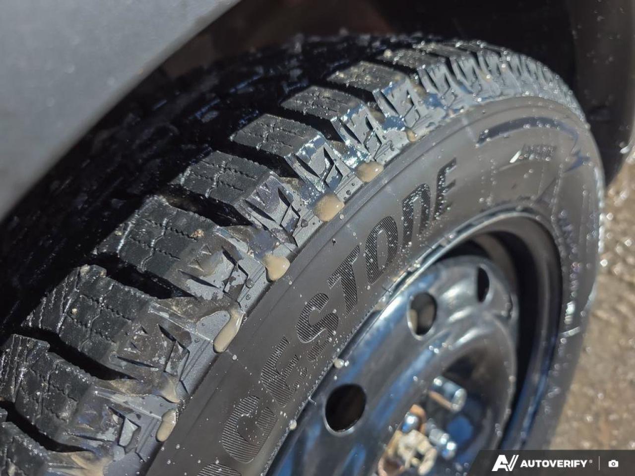 2024 Nissan Kicks SR Photo