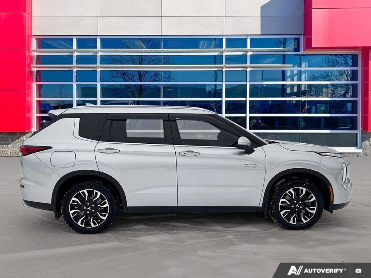 2024 Mitsubishi Outlander Plug-In Hybrid LE PHEV |Pano Roof | Leather | 7 Pass | Heated Seats + Steering | Adaptive Cruise |  & More! Photo
