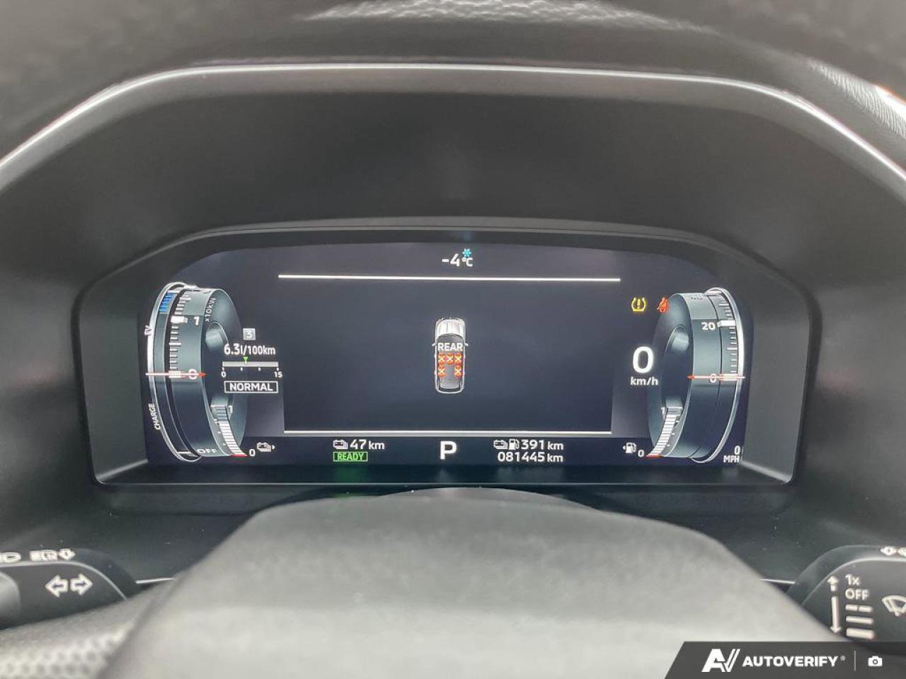 2024 Mitsubishi Outlander Plug-In Hybrid LE PHEV |Pano Roof | Leather | 7 Pass | Heated Seats + Steering | Adaptive Cruise |  & More! Photo