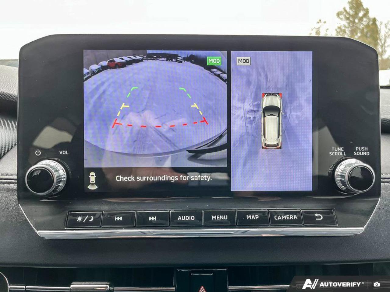 2024 Mitsubishi Outlander Plug-In Hybrid LE PHEV |Pano Roof | Leather | 7 Pass | Heated Seats + Steering | Adaptive Cruise |  & More! Photo