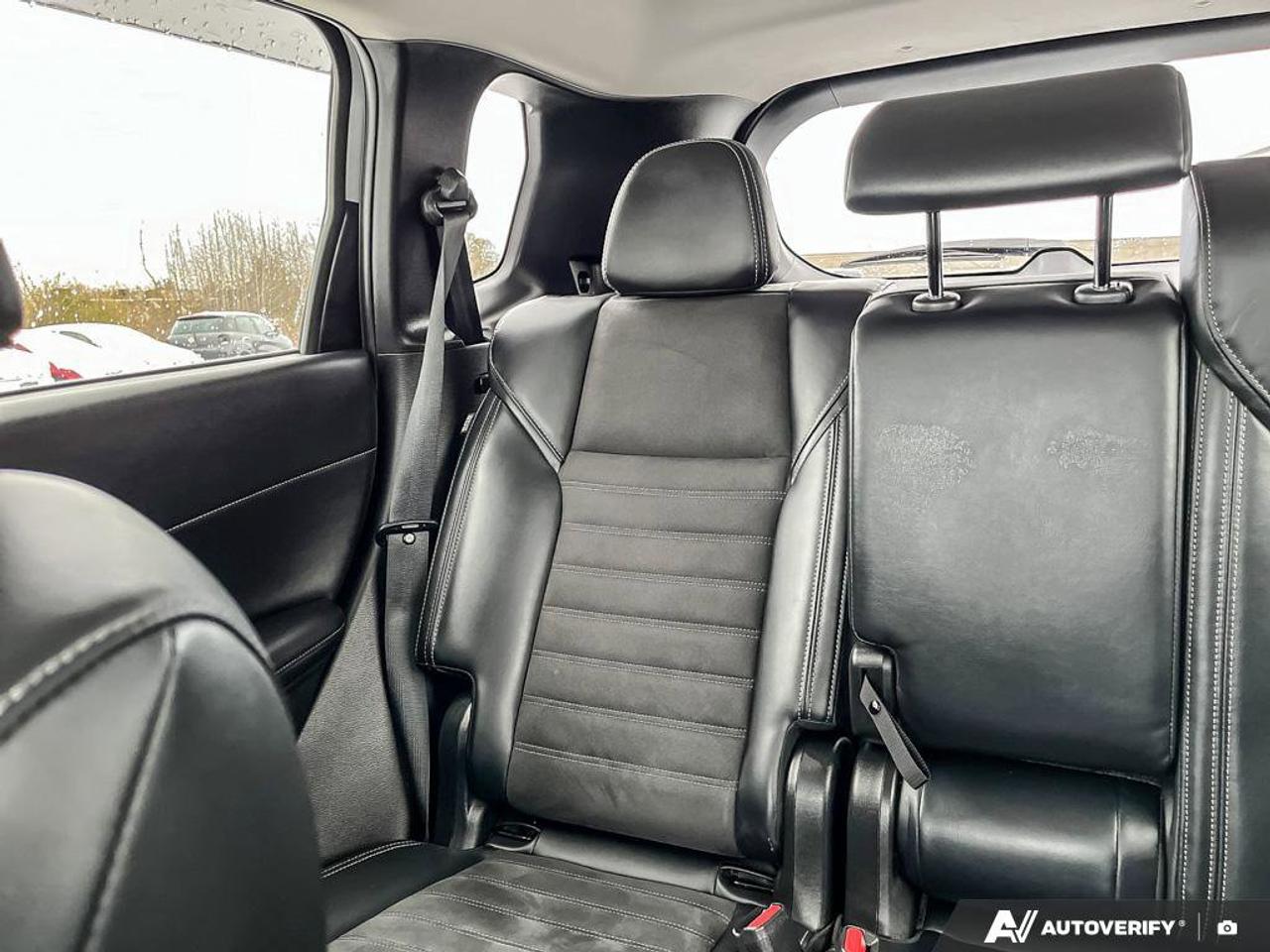 2024 Mitsubishi Outlander Plug-In Hybrid LE PHEV |Pano Roof | Leather | 7 Pass | Heated Seats + Steering | Adaptive Cruise |  & More! Photo