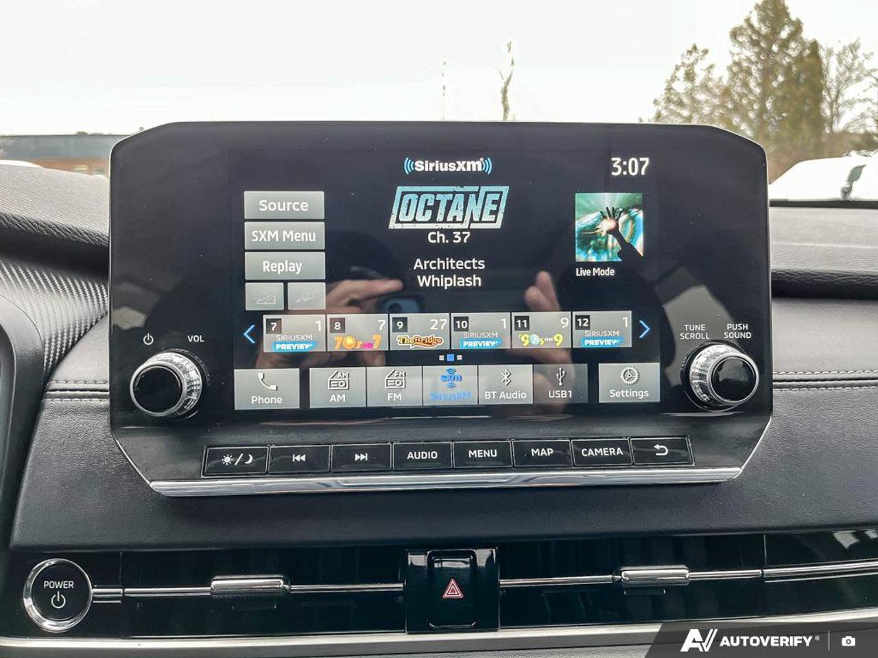 2024 Mitsubishi Outlander Plug-In Hybrid LE PHEV |Pano Roof | Leather | 7 Pass | Heated Seats + Steering | Adaptive Cruise |  & More! Photo