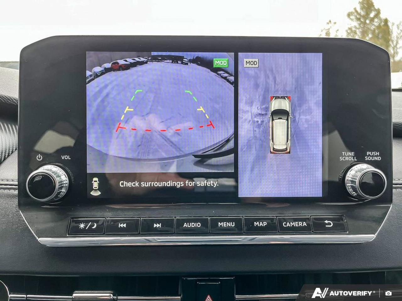 2024 Mitsubishi Outlander Plug-In Hybrid LE PHEV |Pano Roof | Leather | 7 Pass | Heated Seats + Steering | Adaptive Cruise |  & More! Photo