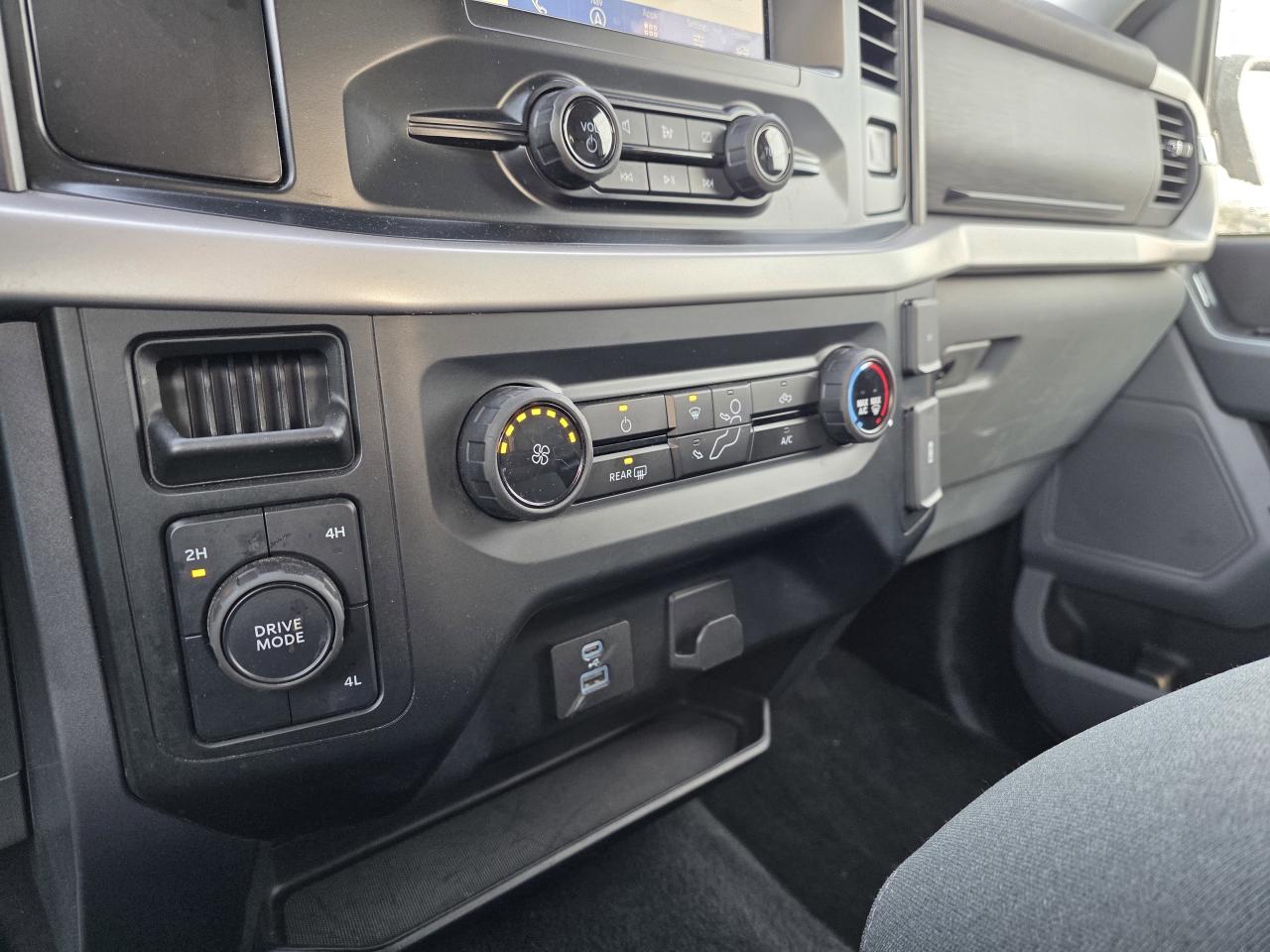 2023 Ford F-150 XLT Photo