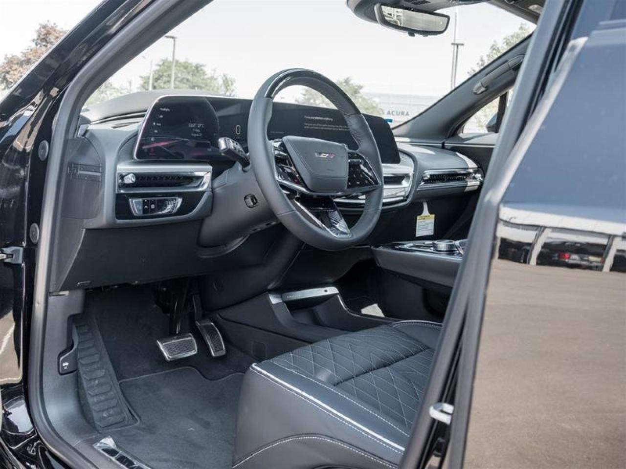 2026 Cadillac LYRIQ-V V Premium Photo