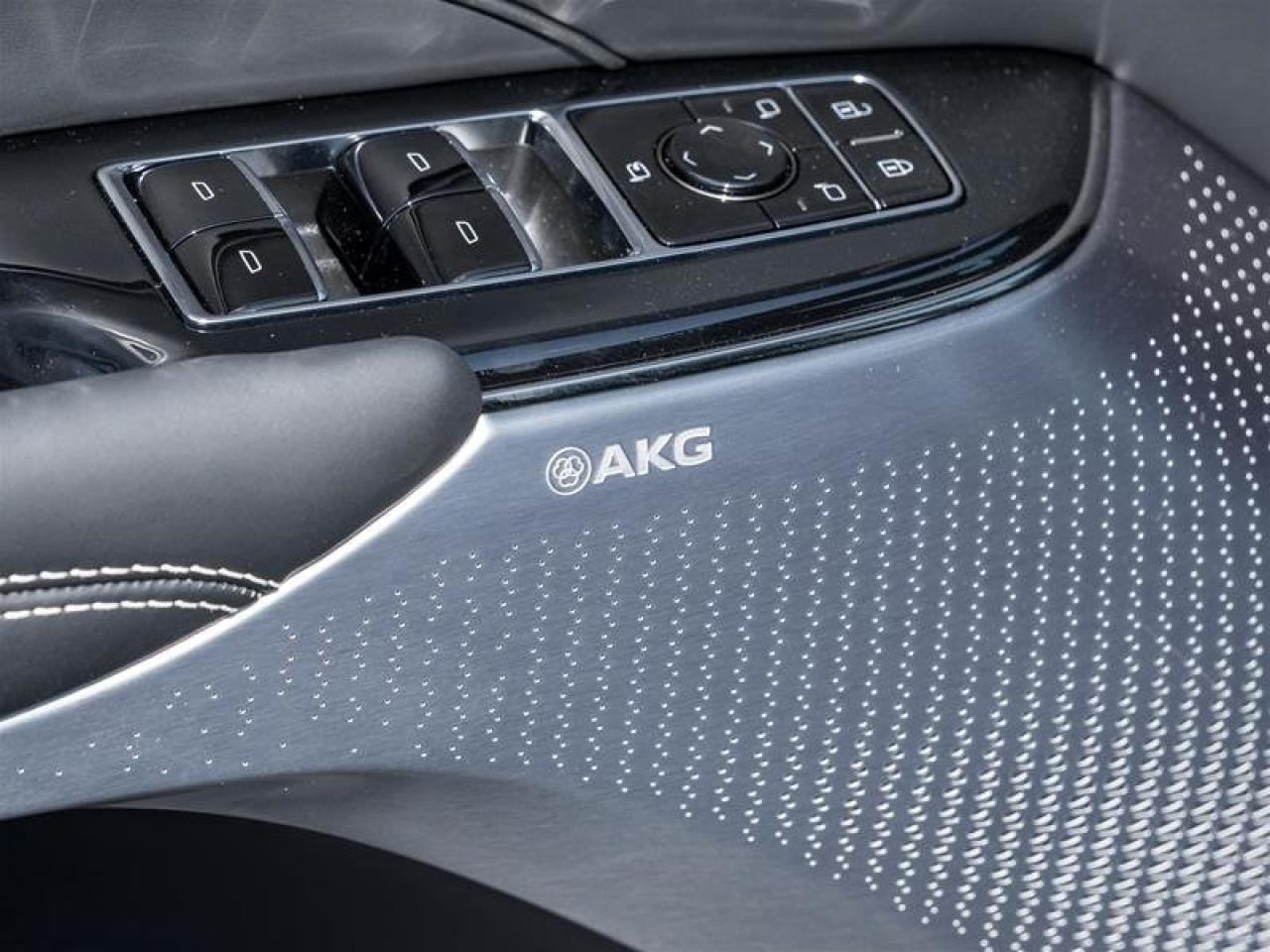 2026 Cadillac LYRIQ-V V Premium Photo