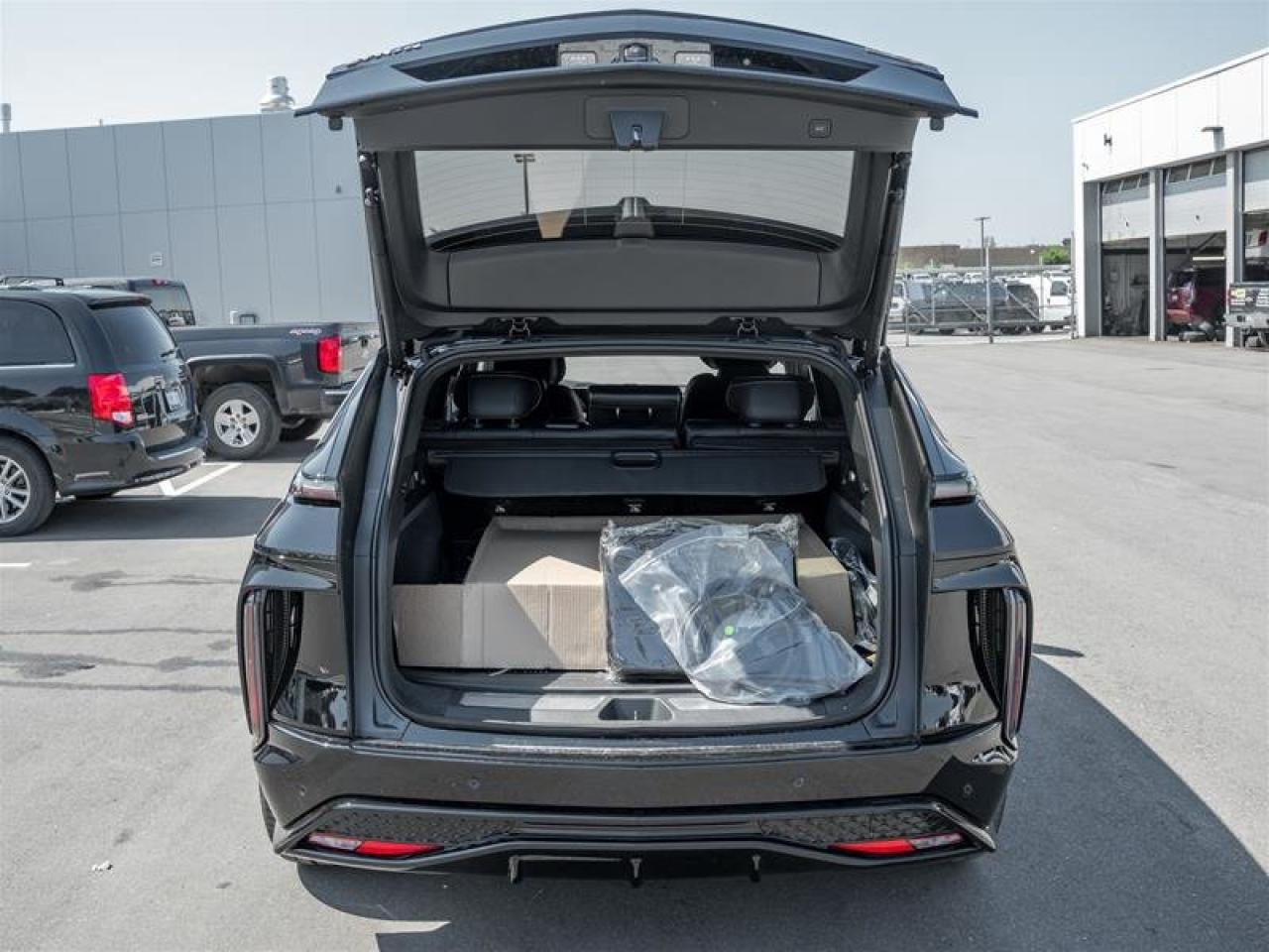 2026 Cadillac LYRIQ-V V Premium Photo