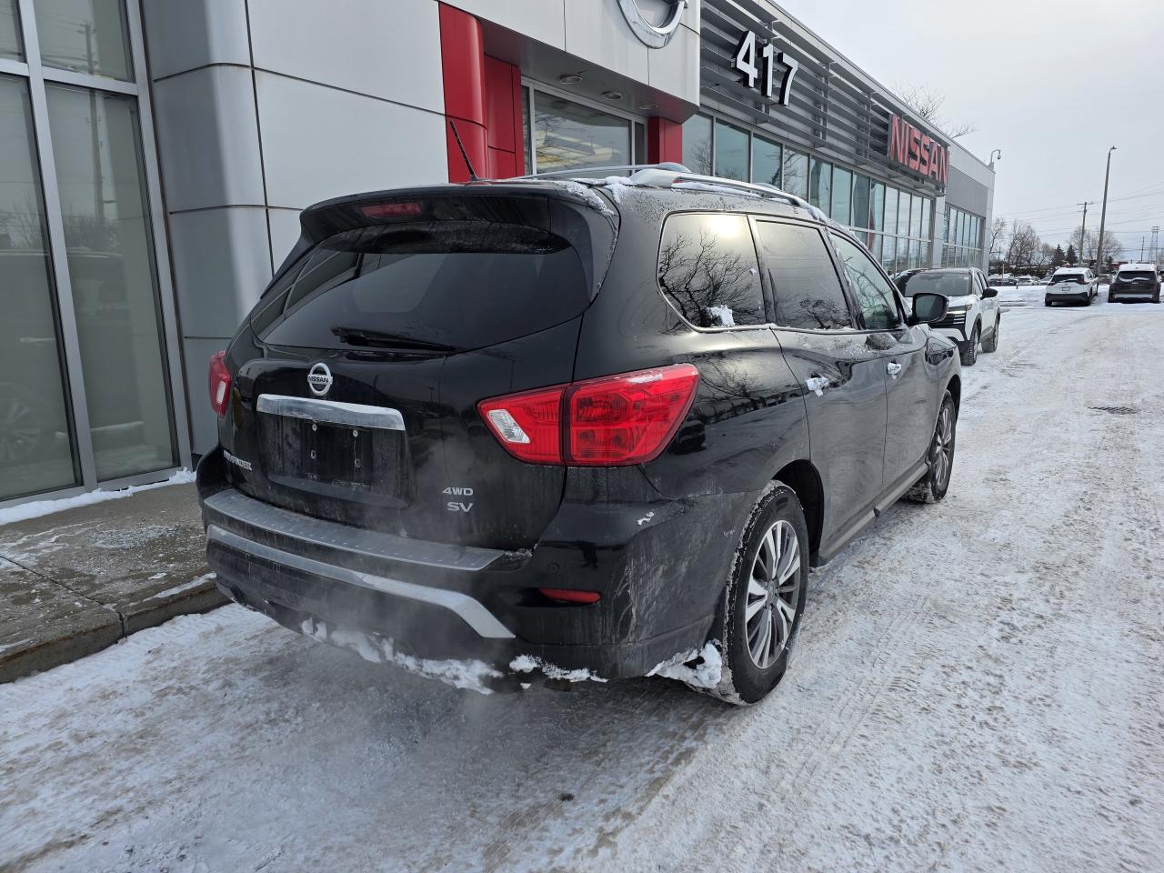 2018 Nissan Pathfinder SV Tech | 3rd Row | Navigation | Heated Seats | Tri-Zone Climate Control | Photo3