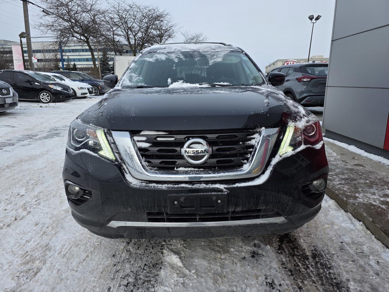 2018 Nissan Pathfinder SV Tech | 3rd Row | Navigation | Heated Seats | Tri-Zone Climate Control | Photo