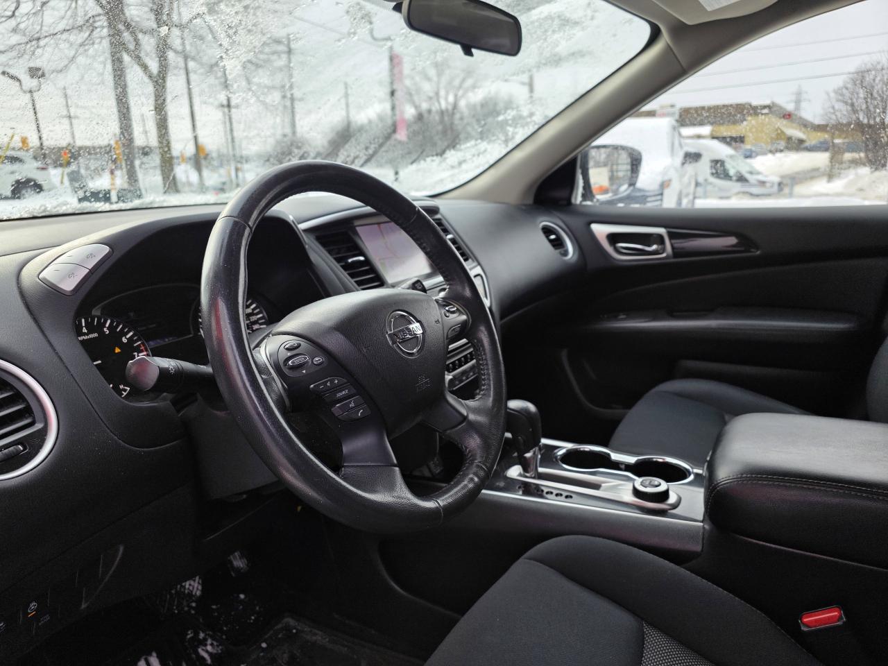 2018 Nissan Pathfinder SV Tech | 3rd Row | Navigation | Heated Seats | Tri-Zone Climate Control | Photo