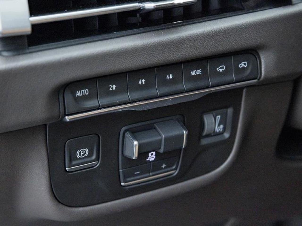 2025 Cadillac Escalade 4WD Premium Luxury Photo