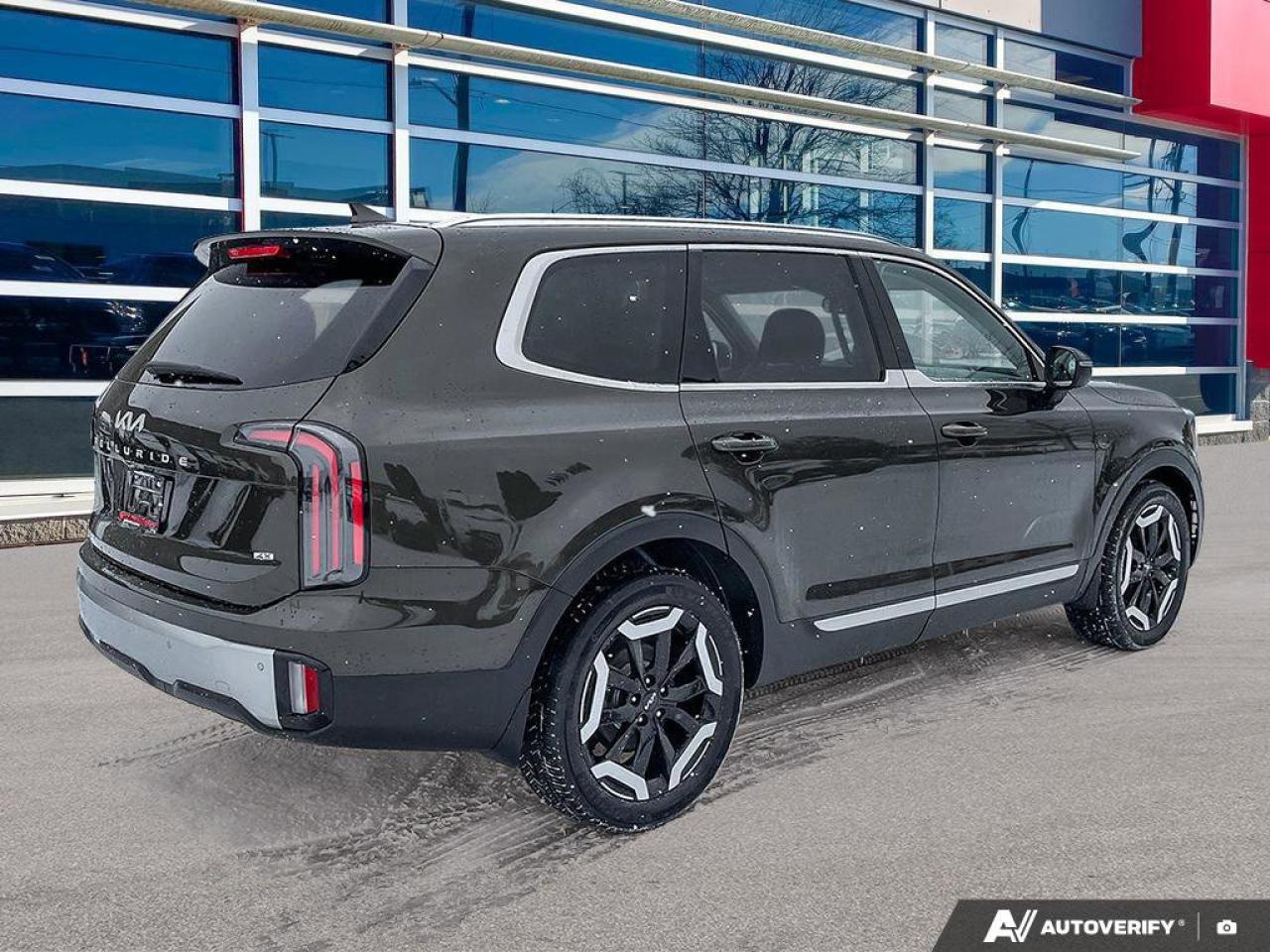 2023 Kia Telluride EX | Leather | Nav | Sunroof | Carplay | Clean Carfax | Photo4