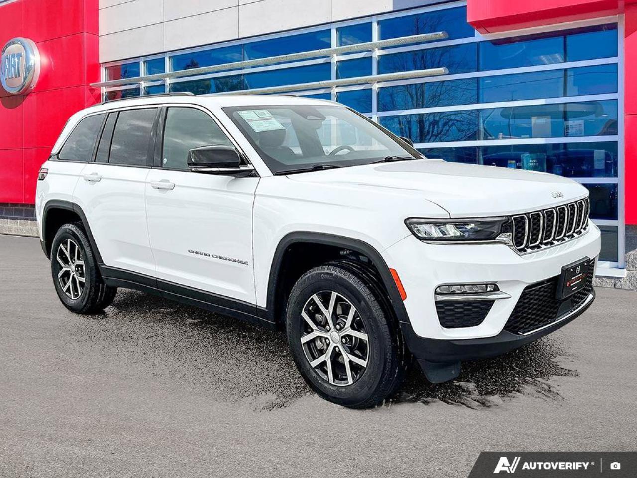 2024 Jeep Grand Cherokee Limited 4x4 | Leather | Heated Seats + Steering | Power Liftgate | Remote Start | and More ! Photo