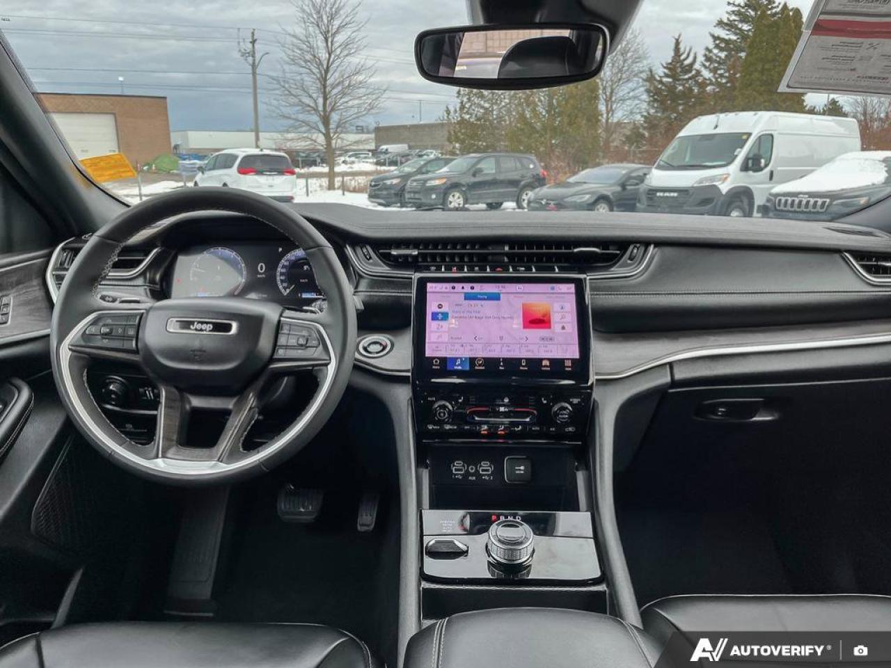 2024 Jeep Grand Cherokee Limited 4x4 | Leather | Heated Seats + Steering | Power Liftgate | Remote Start | and More ! Photo