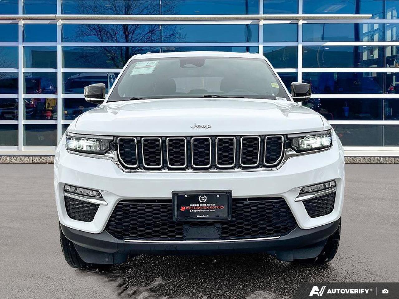 2024 Jeep Grand Cherokee Limited 4x4 | Leather | Heated Seats + Steering | Power Liftgate | Remote Start | and More ! Photo