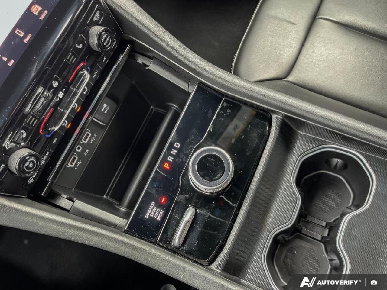 2024 Jeep Grand Cherokee Limited 4x4 | Leather | Heated Seats + Steering | Power Liftgate | Remote Start | and More ! Photo