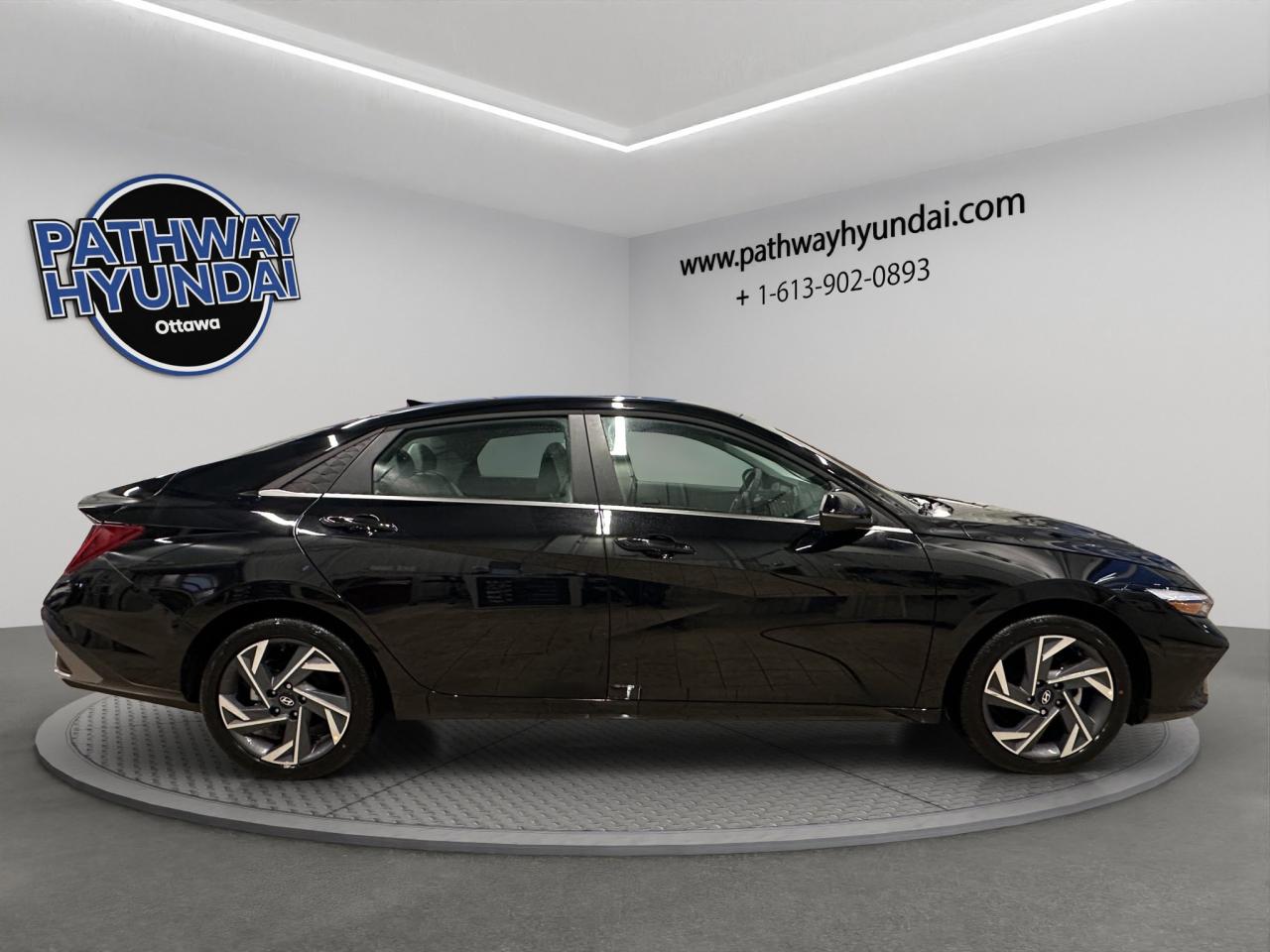 2026 Hyundai Elantra Hybrid Luxury Photo2